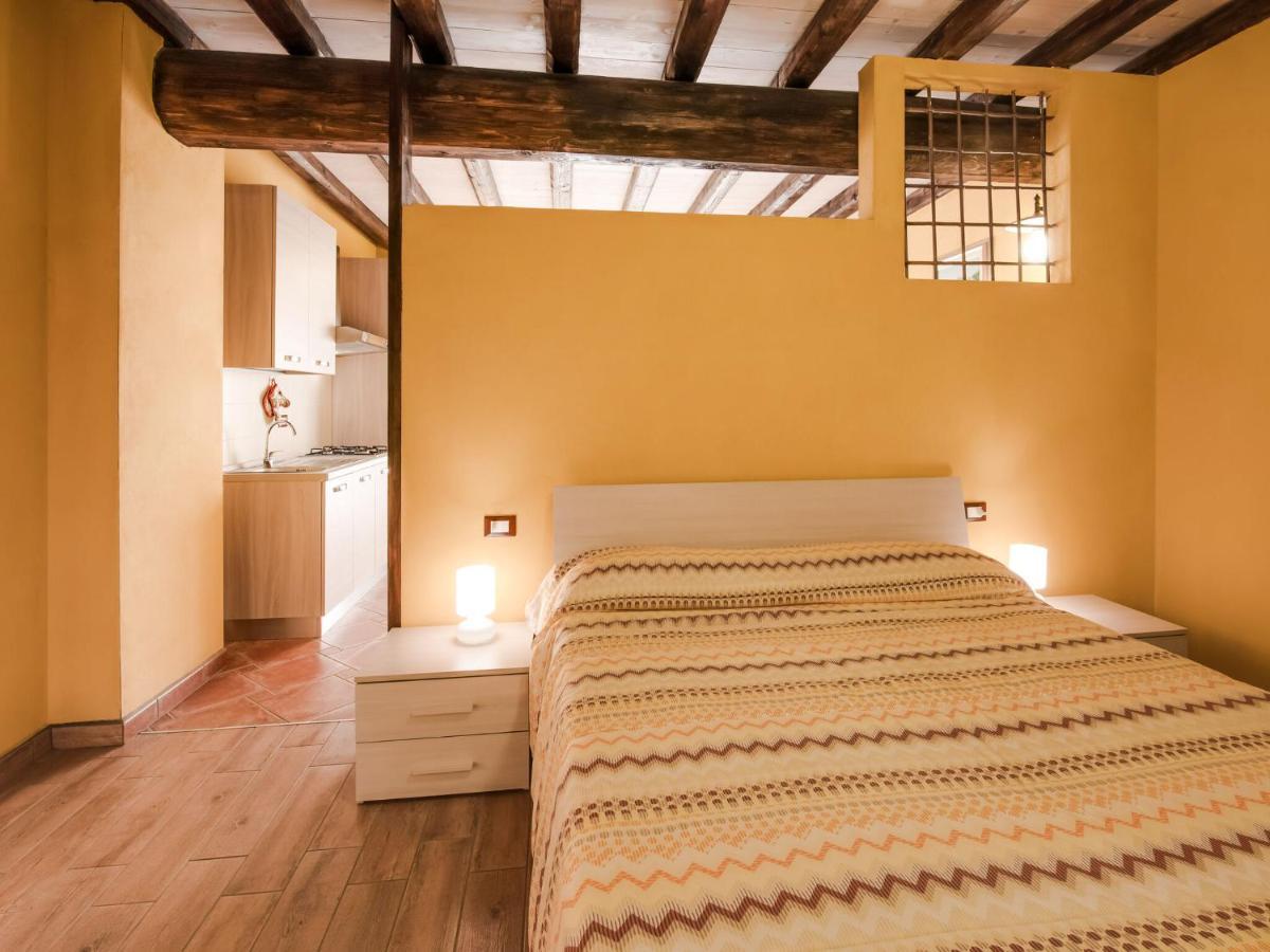 Cozy Chalet At Marone Lake Lombardy With Pool Exteriör bild