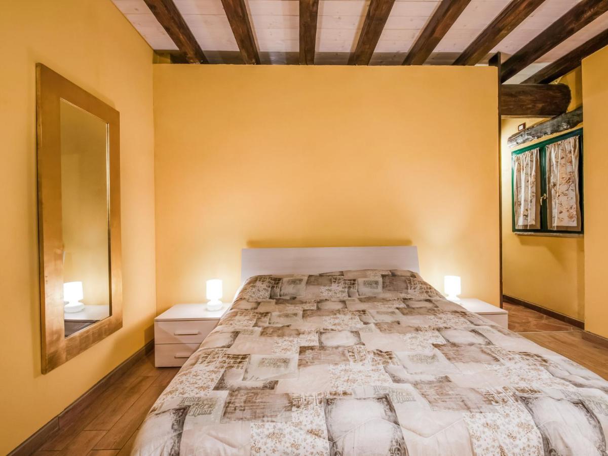 Cozy Chalet At Marone Lake Lombardy With Pool Exteriör bild
