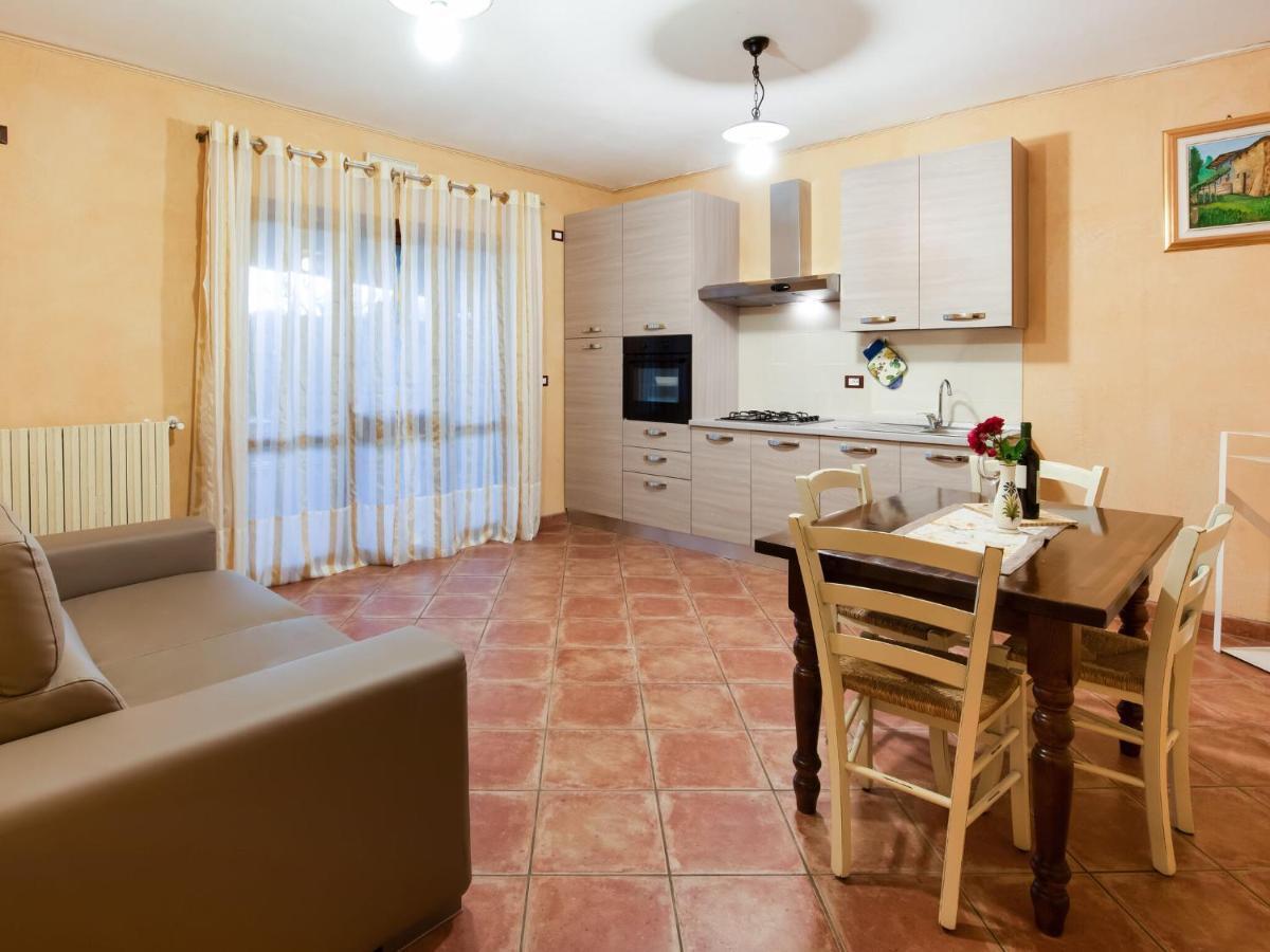 Cozy Chalet At Marone Lake Lombardy With Pool Exteriör bild